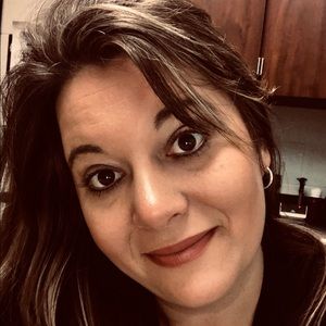 Meet your Posher, Shana